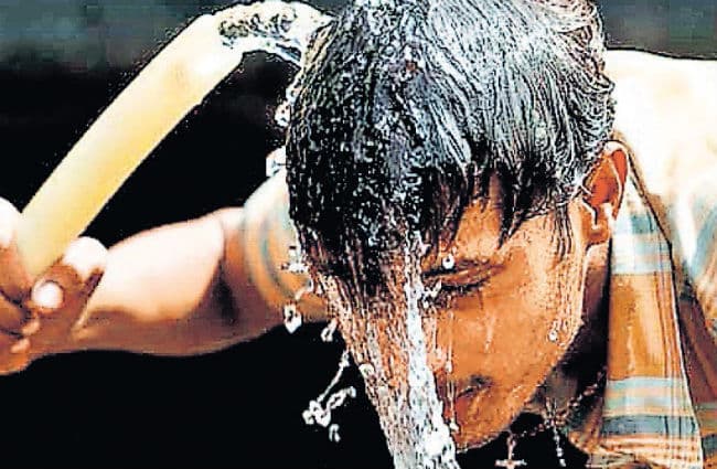 प्रचंड गरमी पर उबलती बहस