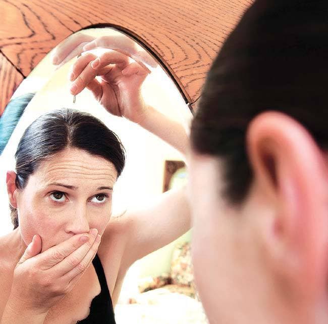 बालों को असमय सफेद होने से रोकें