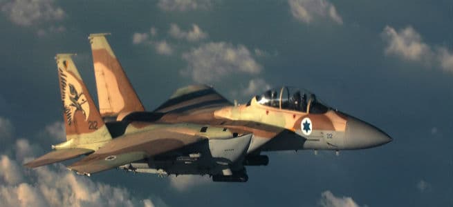 रॉकेट हमलों के जवाब में इस्राइली लड़ाकू जहाजों ने गाजा पर शुरू किए हवाई हमले