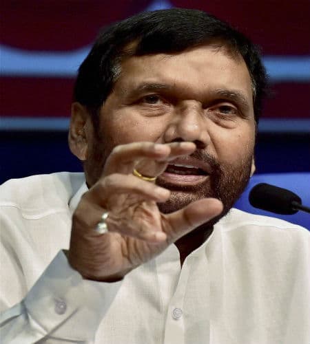 सोमनाथ मंदिर में गैर-हिंदुओं के प्रवेश पर पाबंदी गलत : रामविलास पासवान