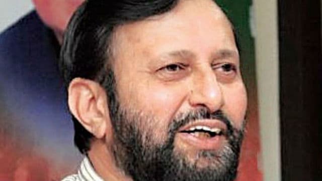 नरेन्द्र मोदी के दो मंत्री ने तोड़ा कानून, बिना हेलमेट चलाया दो पहिया वाहन