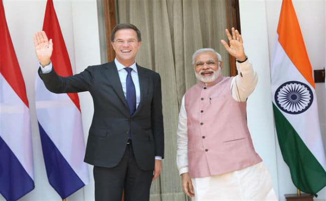 PM मोदी और नीदरलैंड्स के प्रधानमंत्री मार्क रूट ने ट्विटर पर एक-दूसरे से डच और हिंदी में की बात