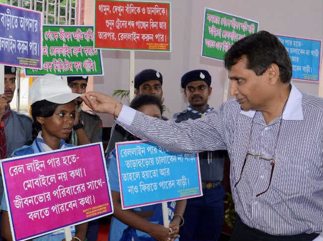 प्रभु ने किया हटिया में 8.65 करोड़ की लागत से बने एस्ट्रोटर्फ मैदान का उद्घाटन