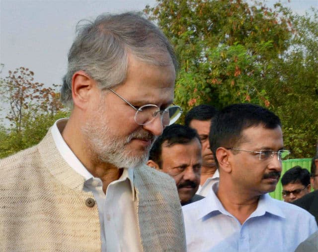 अरविंद केजरीवाल ने किया गृह सचिव का तबादला, पत्र भेज उपराज्यपाल नजीब जंग को कार्रवाई करने को कहा