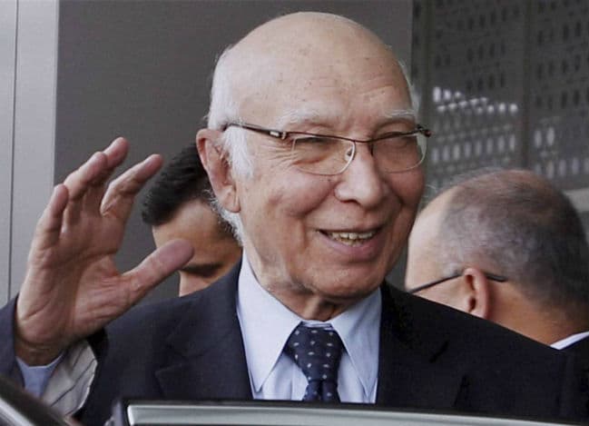 बांग्लादेश में नरेंद्र मोदी के बयानों का मकसद पाक के खिलाफ नफरत पैदा करना : सरताज अजीज