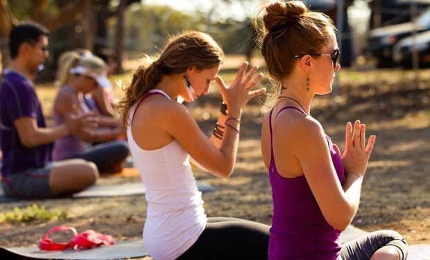 योग दिवस को मुस्लिम संस्‍था दारूल उलूम का समर्थन, कहा योग को धर्म से जोड़ना गलत