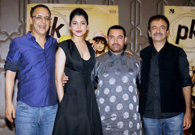 फिल्म पीके की सफलता का बॉलीवुड ने मनाया जश्न, आमिर ने पहना चाइनीज आउटफिट, देखें वीडियो