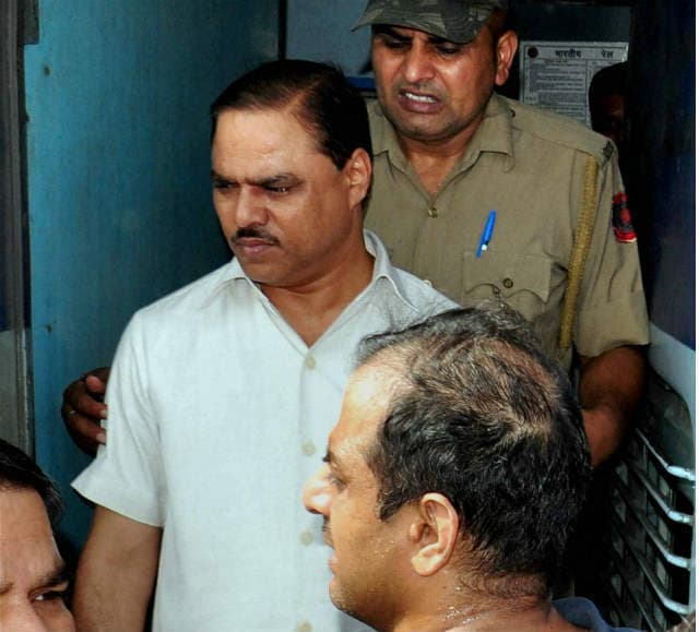 तोमर के अलावा इन नेताओं ने भी अरविंद केजरीवाल के लिए खड़ी की है मुश्किलें