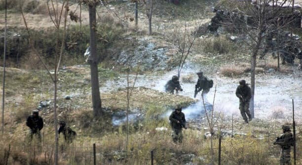 वन रैंक वन पेंशन को लेकर घिरी सरकार, आंदोलन कर रहे पूर्व सैनिक खून से लिखेंगे पीएम को चिट्ठी