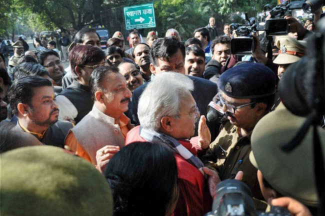 उलेमाओं से बू आती है: लक्ष्मीकांत वाजपेयी