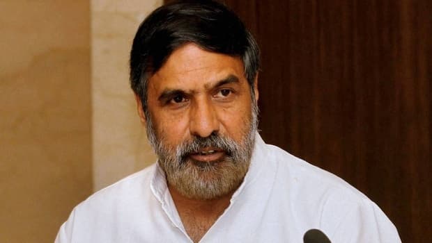 सुषमा स्वराज विवाद : कांग्रेस ने कहा- ललित मोदी भगोड़ा, नरेंद्र मोदी तोड़ें चुप्पी