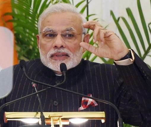कन्या भ्रूण हत्या रोकने जैसे मुद्दों पर ध्यान केंद्रित करें : नरेंद्र मोदी