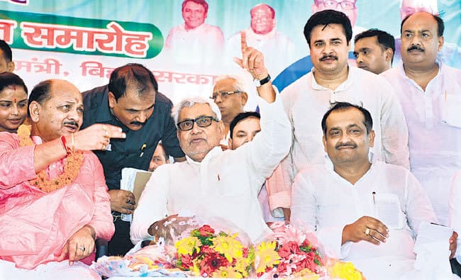 कैंसर के इलाज के लिए अब बिहार सरकार देगी एक लाख रुपये, एसिड अटैक पीड़ितों को डेढ़ लाख