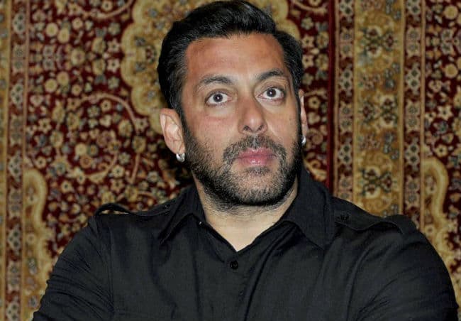 सलमान खान ने बनायी ”बजरंगी भाईजान” की पेंटिंग, VIDEO