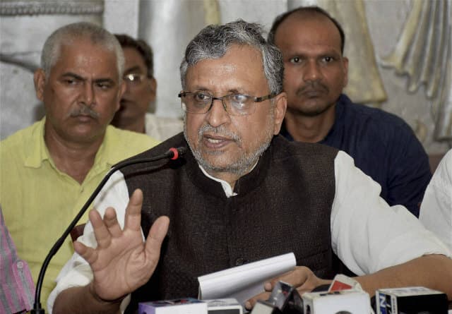 स्वास्थ्य मंत्री के आरोप बेबुनियाद, मेरी पत्नी की डिग्री नहीं है फर्जी : सुशील मोदी