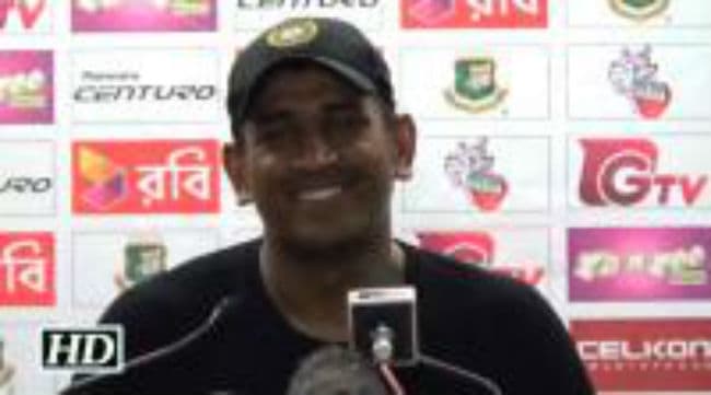 महेंद्र सिंह धौनी ने हार के लिए तेज गेंदबाजों को जिम्मेदार ठहराया,देखें वीडियो