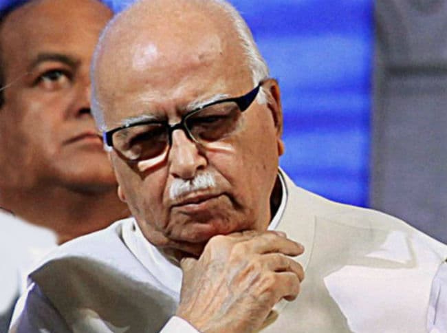 फिर लालकृष्ण आडवाणी के बयान से मची हलचल, मौजूदा नेताओं को वाजपेयी जैसा विनम्र होने की दी नसीहत
