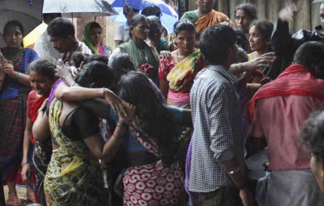 मुंबई में जहरीली शराब से अब तक 84 मौतें, और बढ़ सकती है संख्या, चार अधिकारी सस्पेंड