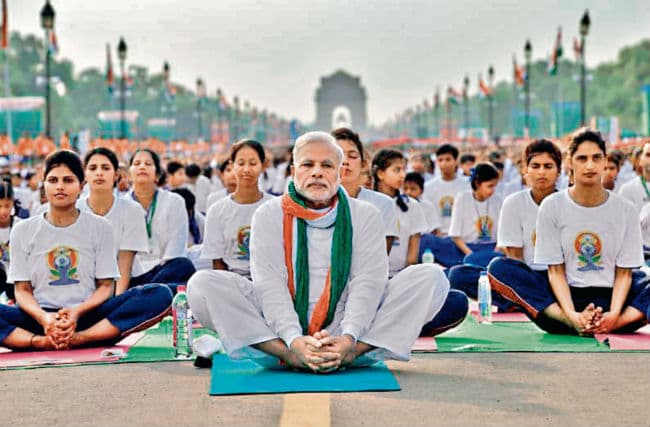 योग का विलासितापूर्ण प्रदर्शन