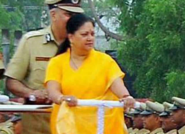 पीएम मोदी व शाह से मिले अरुण जेटली, वसुंधरा मामले में लिया जा सकता है कोई निर्णय