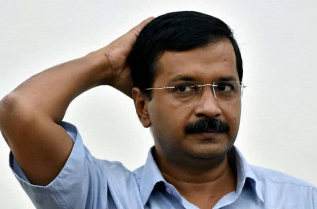 केंद्र ने दिल्ली सरकार से टकराव वाला रुख छोडने को कहा