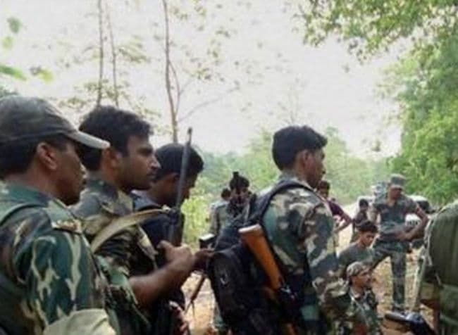 नक्सलियों को तीन तरफ से घेरेगी पुलिस