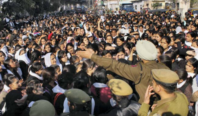 65 वर्षों गुस्सा!