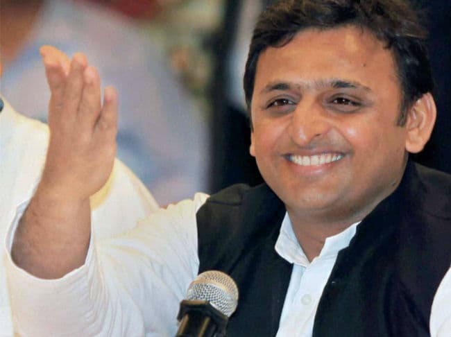 सबसे मुश्किल हालात में काम करती है पुलिस : अखिलेश यादव