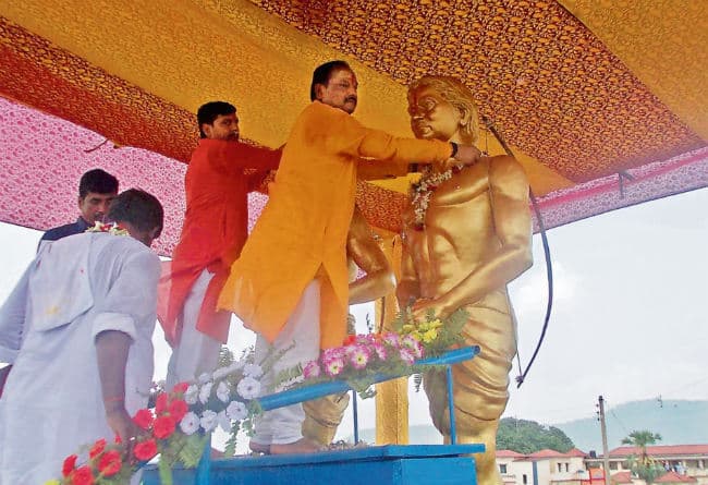 चार हजार गांवों के लिए जनजाति विकास योजना, सिदो-कान्हू के सभी 14 वंशजों को मिलेगा आवास