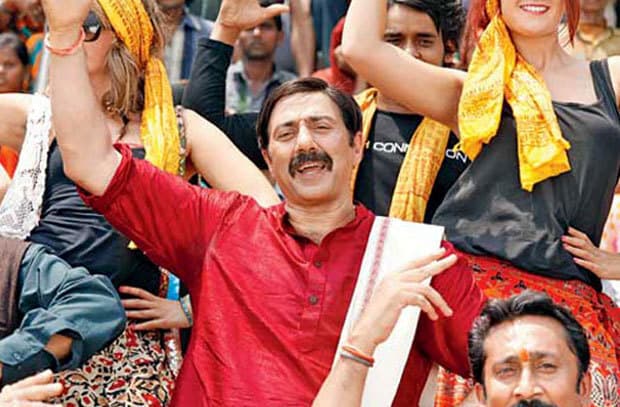 ''मोहल्ला अस्सी'' पर गिरी गाज, रिलीज पर लगी रोक