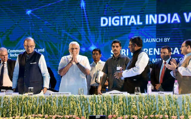 दुनिया के सामने रक्त-हीन साइबर युद्ध का खतरा : प्रधानमंत्री