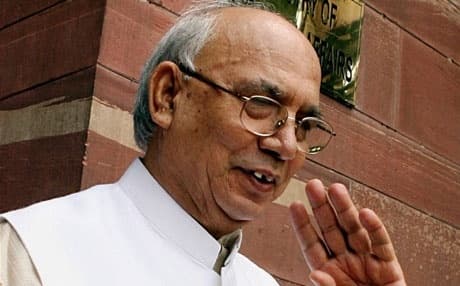 राहुल गांधी वरिष्ठ नेताओं व हकीकत से दूर, नरेंद्र मोदी से मुकाबला कांग्रेस के बूते की बात नहीं : हंसराज भारद्वाज