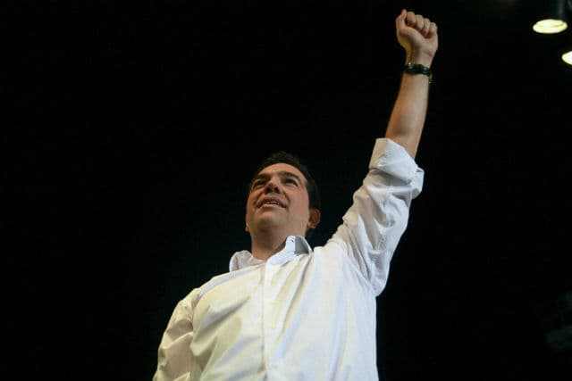 यूनान के प्रधानमंत्री ने डाला वोट, जनमत संग्रह को बताया भाग्य का फैसला