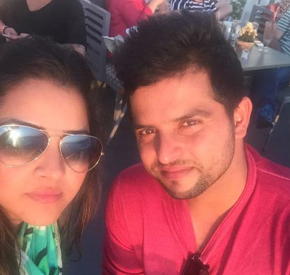 ट्विटर पर लव कोट्स ट्वीट कर सुरेश रैना जता रहे हैं प्रियंका से प्यार