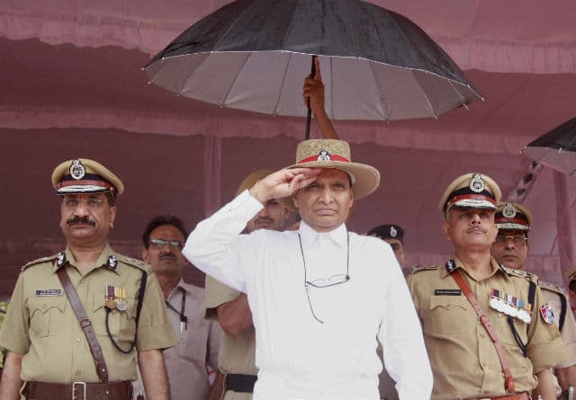 भारतीय रेल ने अपना 50,000वां रेल डब्बा पेश किया