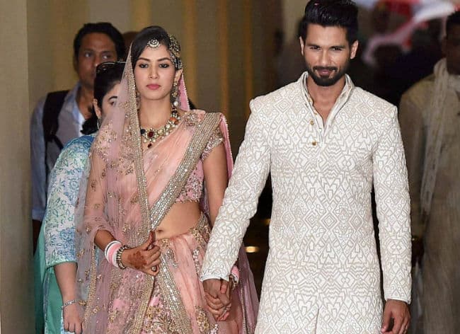 जब एक दूजे के हाथों में हाथ लिये शाहिद-मीरा,  देखें तस्‍वीरें