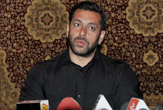 सलमान को मिला व्‍हाट्सएप पर आपत्तिजनक मैसेज, शिकायत दर्ज