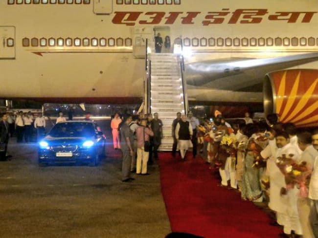 छह देशों की ''ऐतिहासिक यात्रा'' के बाद स्वदेश लौटे PM नरेंद्र मोदी