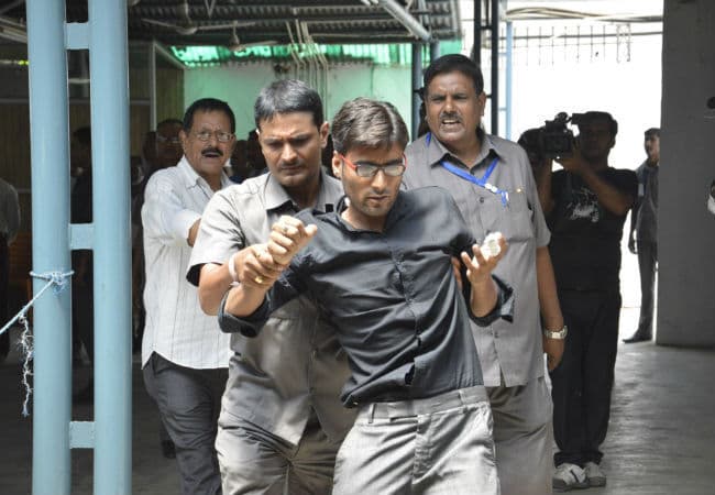 सीएम के जनता दरबार में हंगामा, नीतीश के सामने टीइटी अभ्यर्थियों ने की नारेबाजी