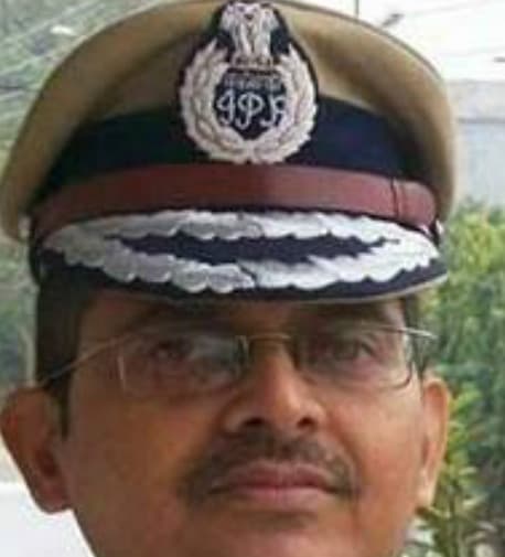 आइपीएस अमिताभ ठाकुर का निलंबन, मुलायम सिंह यादव का पीएम मेटेरियल होना और भारतीय लोकतंत्र