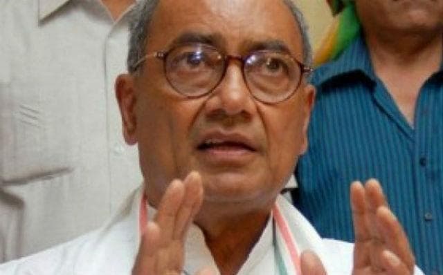 दिग्विजय ने भाजपा से पूछा व्यापमं छोटा घोटाला, तो बड़ा घोटाला कौन?