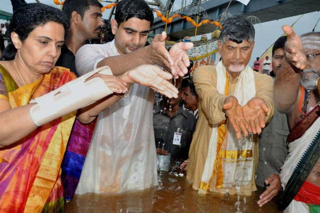 आंध्रप्रदेश के हादसे में 29 मौत से उठा सवाल, क्या वीआइपी ट्रिटमेंट से गयी बेगुनाह लोगों की जान?