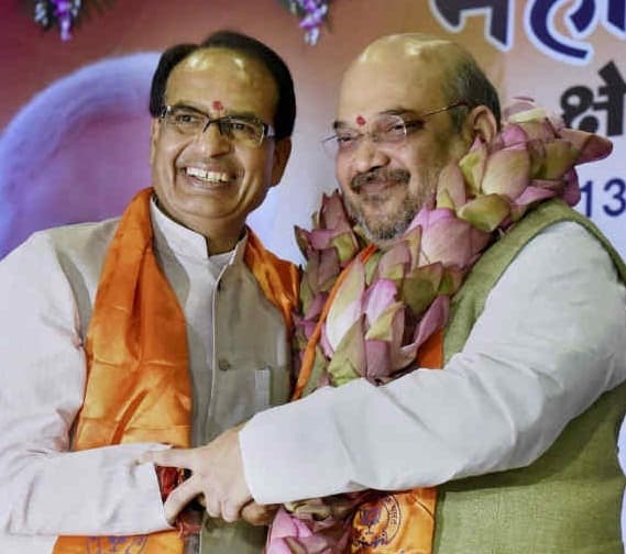 अमित शाह के बचाव में उतरी भाजपा, विरोधियों ने पूछा कहां है अच्छे दिन