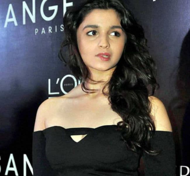 अगले साल रिलीज होगी आलिया-फवाद की ''कपूर एंड संस''