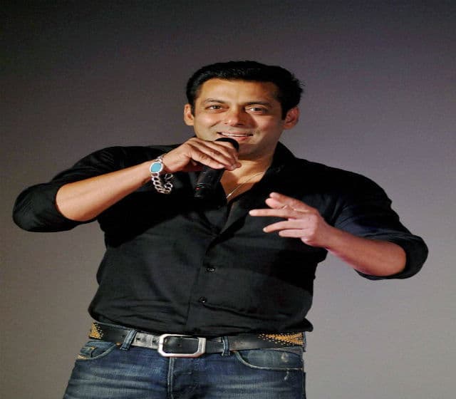 बजरंगी भाईजान को देखने सिनेमाघर में उमड़ी भीड़