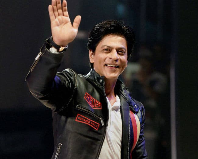 बॉलीवुड सितारों ने फैंस को दी ईद की शुभकामनायें