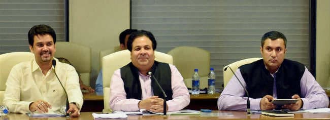 बीसीसीआई ने गठित की वर्किंग कमेटी, 6 हफ्तों में छंट जाएगा आईपीएल का धुंध