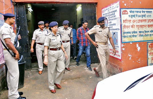 दो लड़कियों के माओवादी कनेक्शन की जांच के बाद पुलिस का खुलासा, लड़कियों को जबरन ले गये थे नक्सली