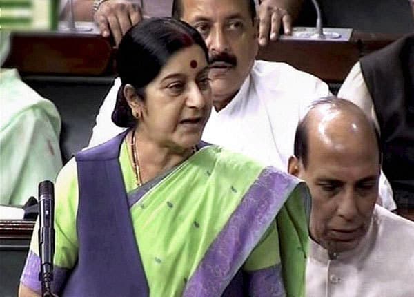 मॉनसून सत्र : सुषमा ने कहा-मैं आज ही बहस को तैयार, हंगामे के कारण राज्यसभा स्थगित