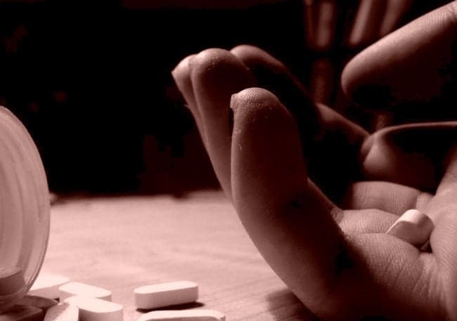 रुकें आत्महत्याएं